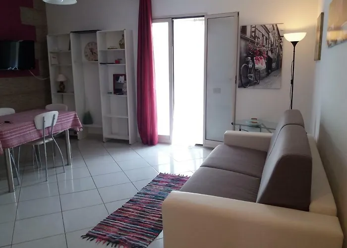 Santa Lucia * צ'פאלו